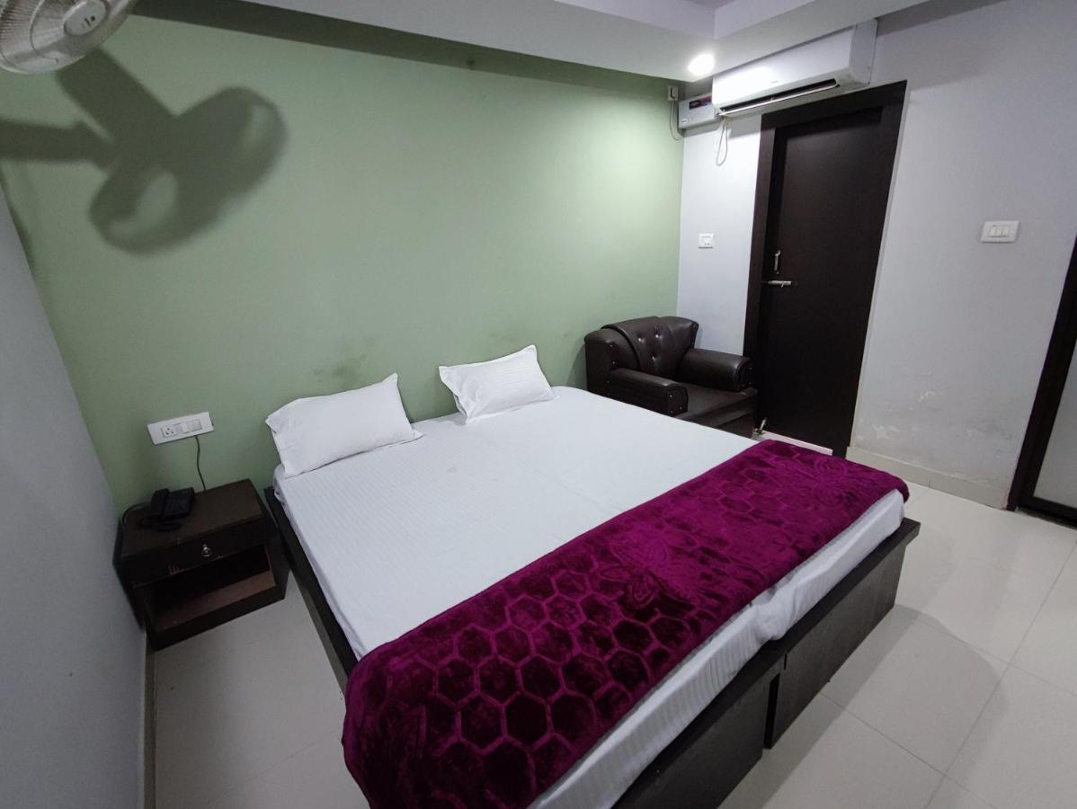 Hotel Kanha Shyam Madhubani ภายนอก รูปภาพ