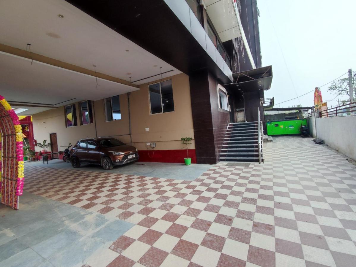 Hotel Kanha Shyam Madhubani ภายนอก รูปภาพ