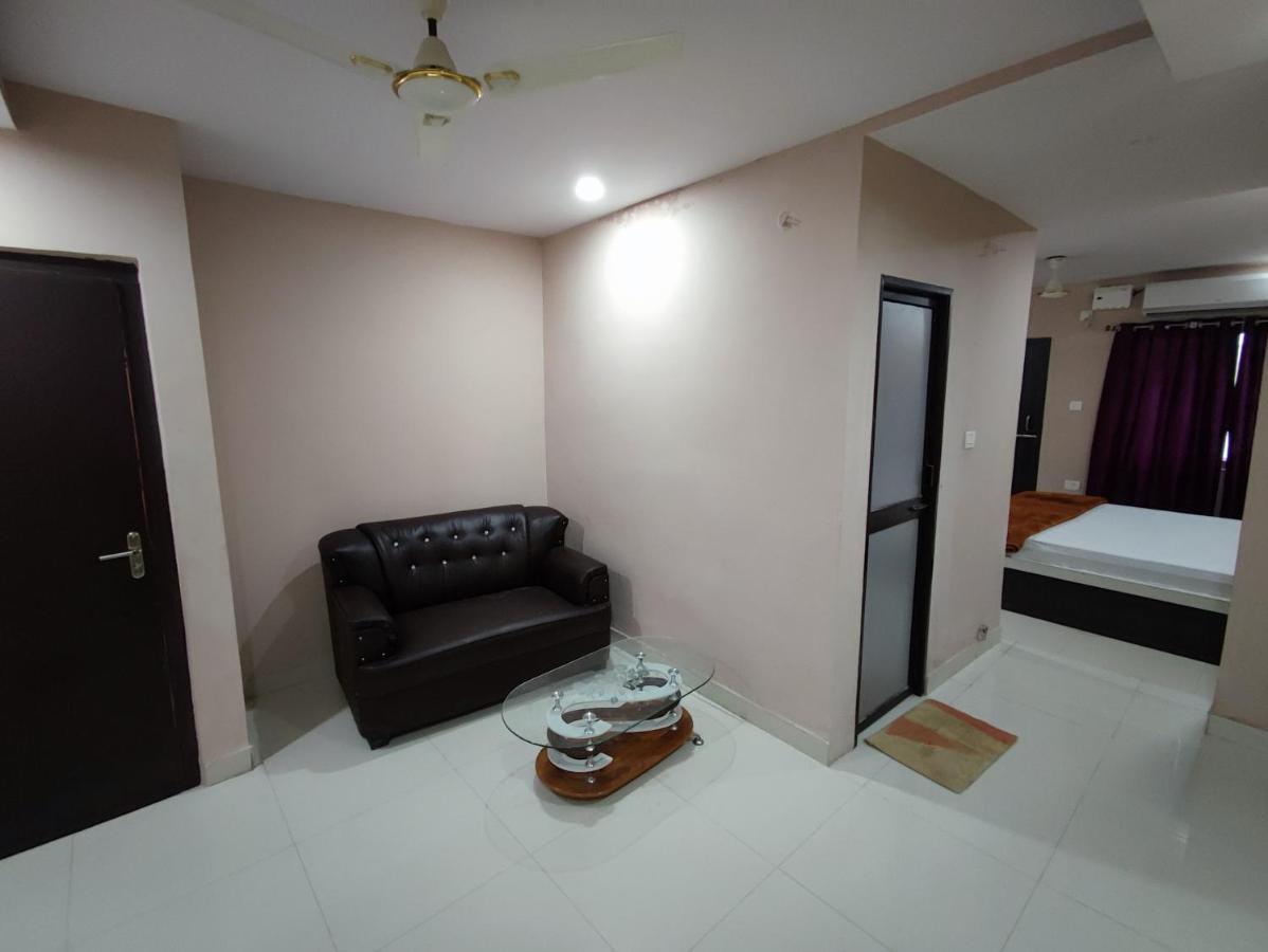 Hotel Kanha Shyam Madhubani ภายนอก รูปภาพ