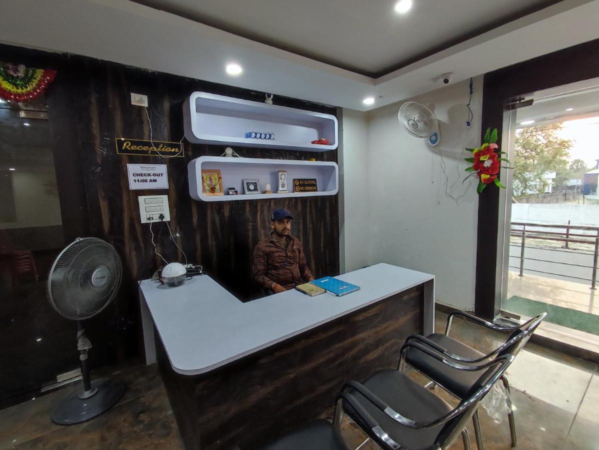 Hotel Kanha Shyam Madhubani ภายนอก รูปภาพ