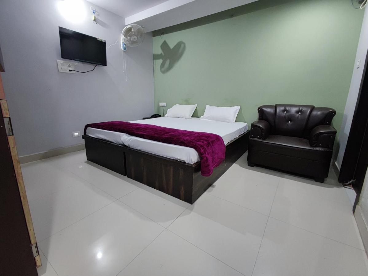 Hotel Kanha Shyam Madhubani ภายนอก รูปภาพ