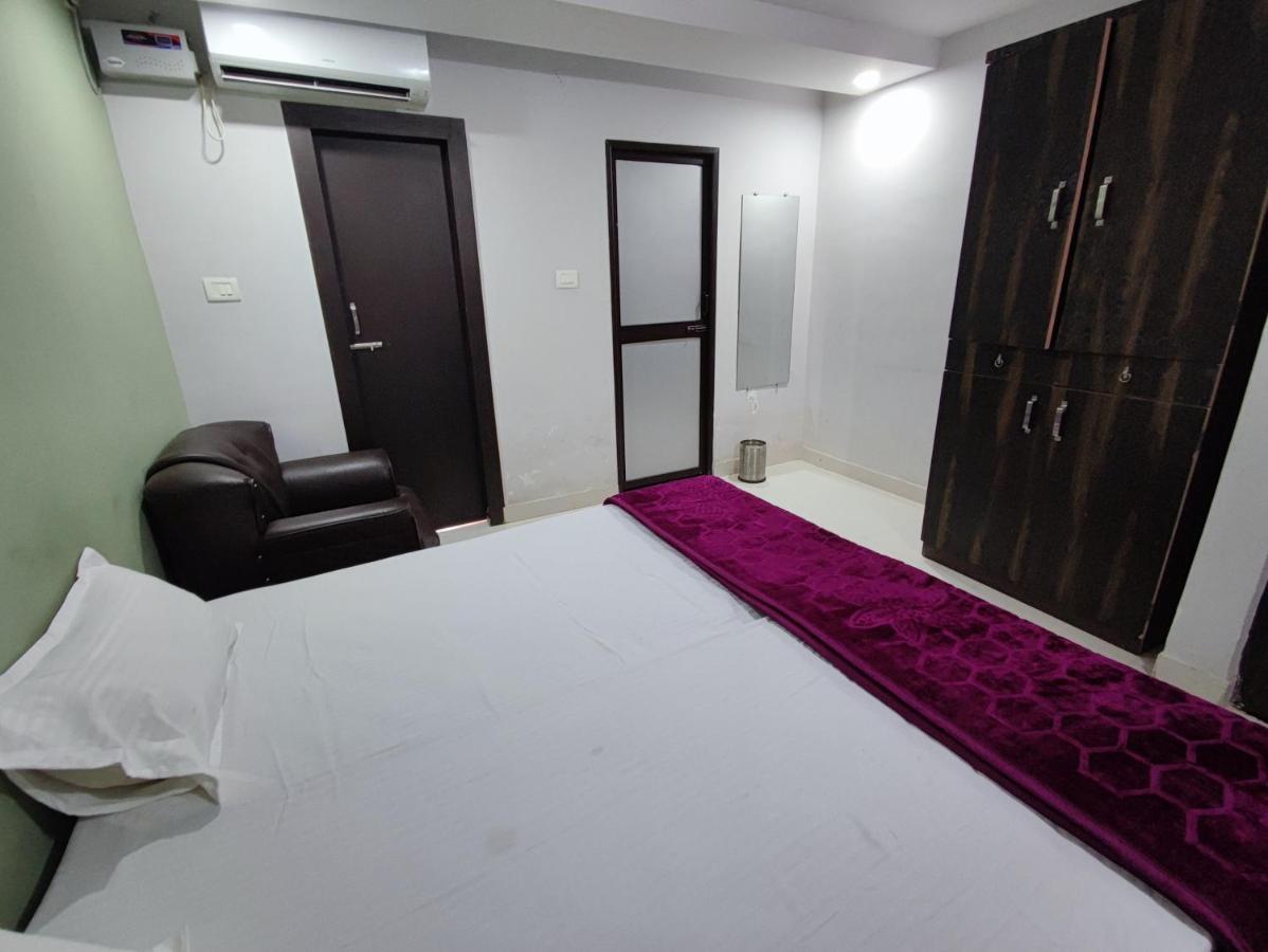 Hotel Kanha Shyam Madhubani ภายนอก รูปภาพ