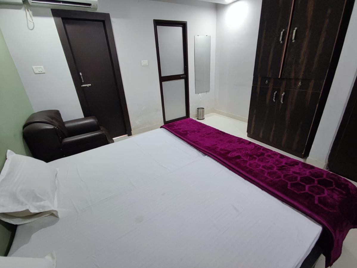 Hotel Kanha Shyam Madhubani ภายนอก รูปภาพ